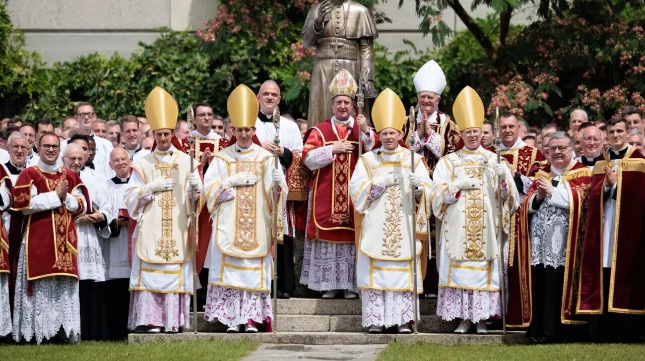 Excomulgados FSSPX | Cisma | Penalidades A Sacerdotes y Fieles | Video con César Félix Sánchez y Luis Román